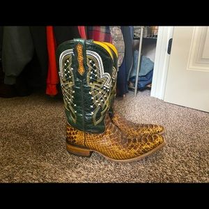 Mens cowboy boots size 9